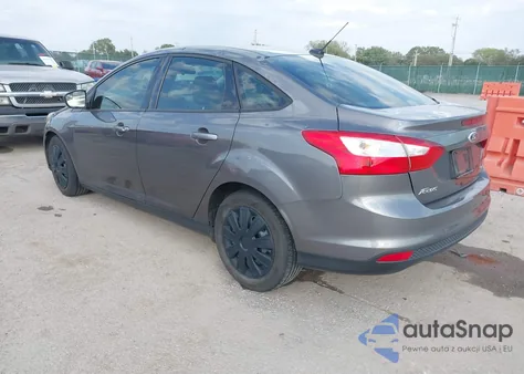 2012 Ford Focus Se z USA, uszkodzony, nr VIN 1FAHP3F23CL262158